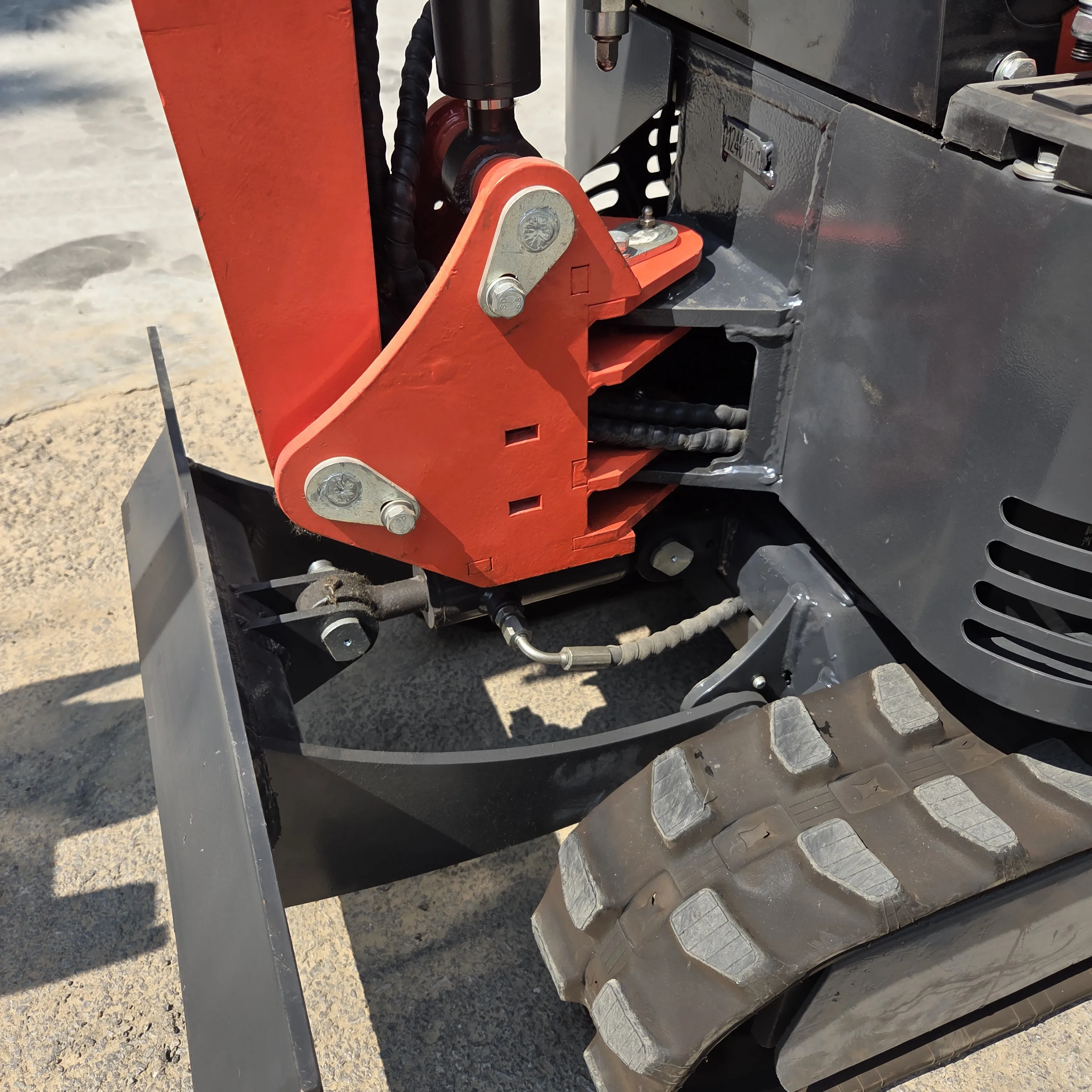 ZNW - 08 PRO Miniescavadeira para uso doméstico, potência nominal de 6,5KW, alta eficiência para tarefas de escavação de quintal doméstico e pequenas fazendas