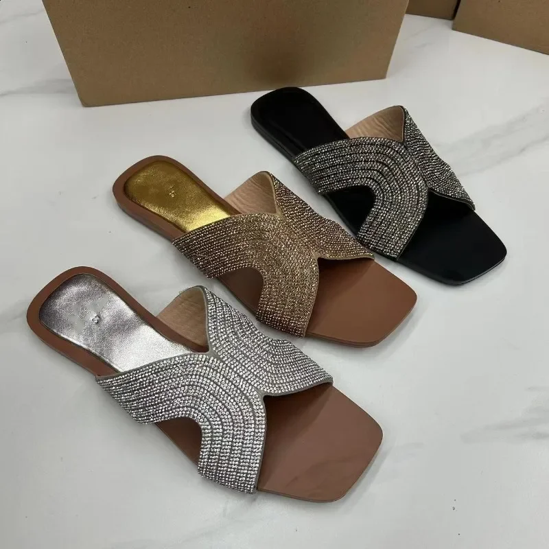 Luxe Kristallen Slippers voor Vrouwen Zomer Schoenen Mode Casual Comfortabele Bling Designer Chinelos Vierkante Neus Platte Hak Slides