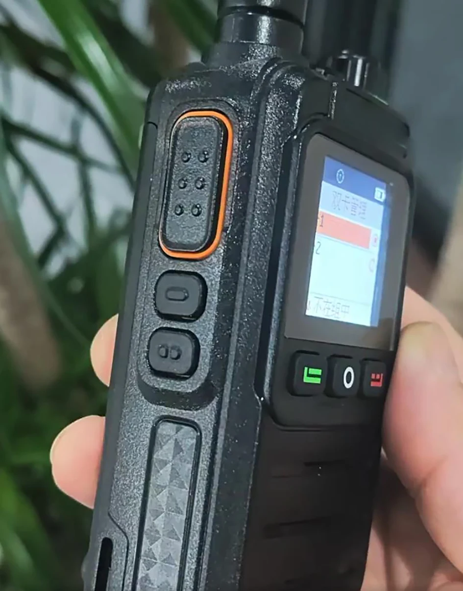 

FPV Portable Drone Detector Detection Distance 1-3KM Support Russian and English Handheld UAV Multi-band Detector Alarmne