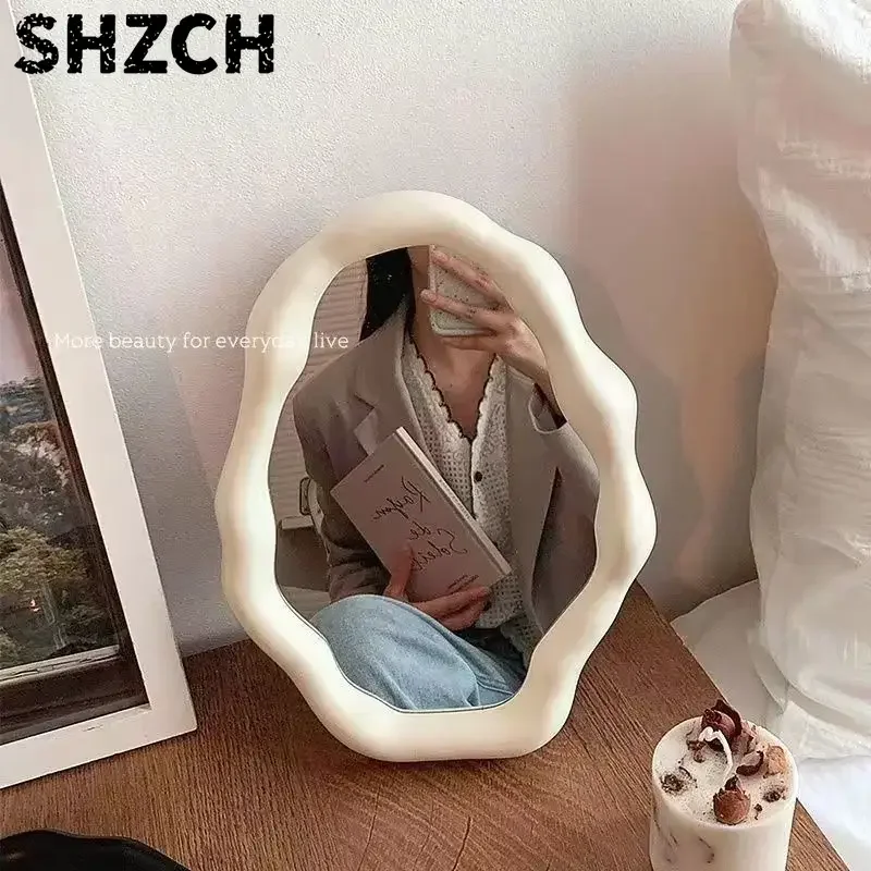 Espejo de maquillaje con forma de nube, espejo Irregular creativo con soporte, decoración del hogar, dormitorio de estudiantes,