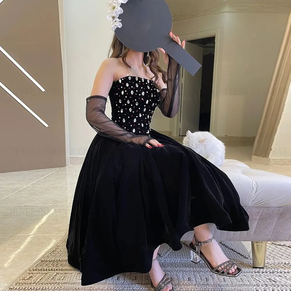 

Strapless A-line Formal Occasion Dress 2024 Beads Crystal Long Ball Gowns Velour Evening Party Gowns With Gloves فساتين السهرة