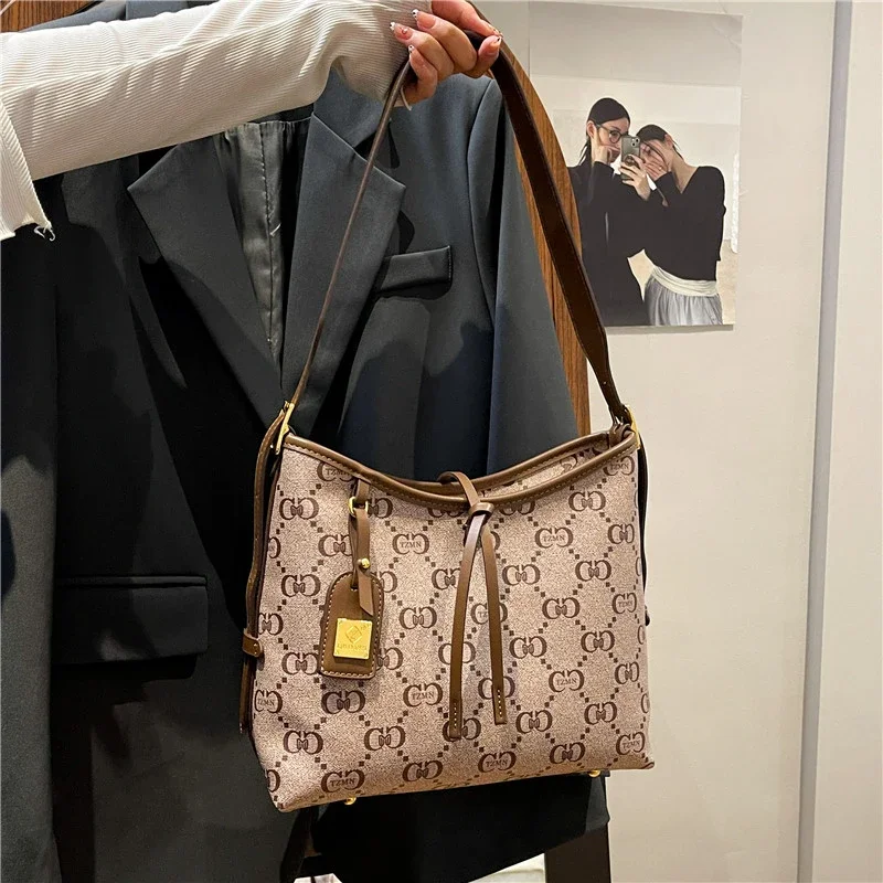 حقيبة محفظة كاجوال فريدة من نوعها للنساء للتنزه اليومي مع حزام كروس وتصميم بسيط وبسيط #3