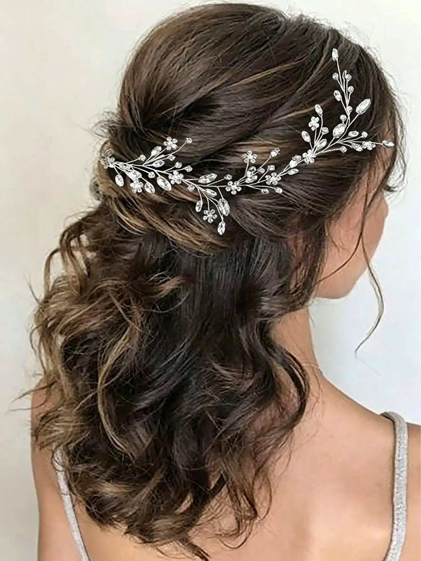 1 Piece of Bohemian Handmade Rhinestone Hairband with Fine Floral Leaves and Sparkling Rhinestones, a Bridal Accessory That Creates a Gentle Atmosphere for Weddings