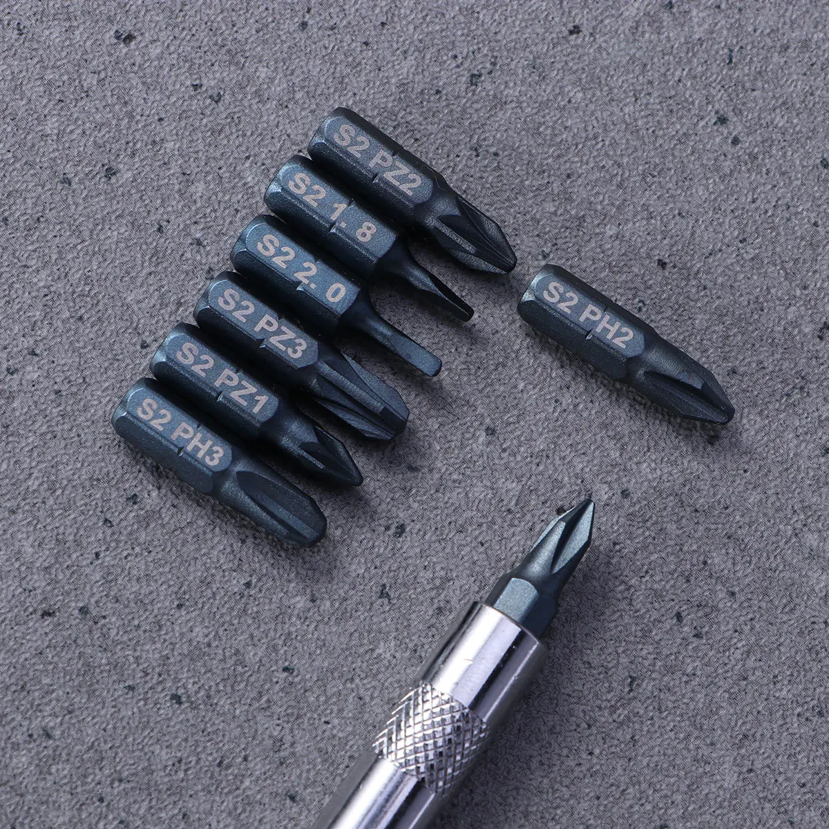 

17 in 1 High Quality Screwdriver Bits Set S2 Steel Magnetic Triangle Y U Pozis for Cordless Screwdrivers Bit Organizer Included