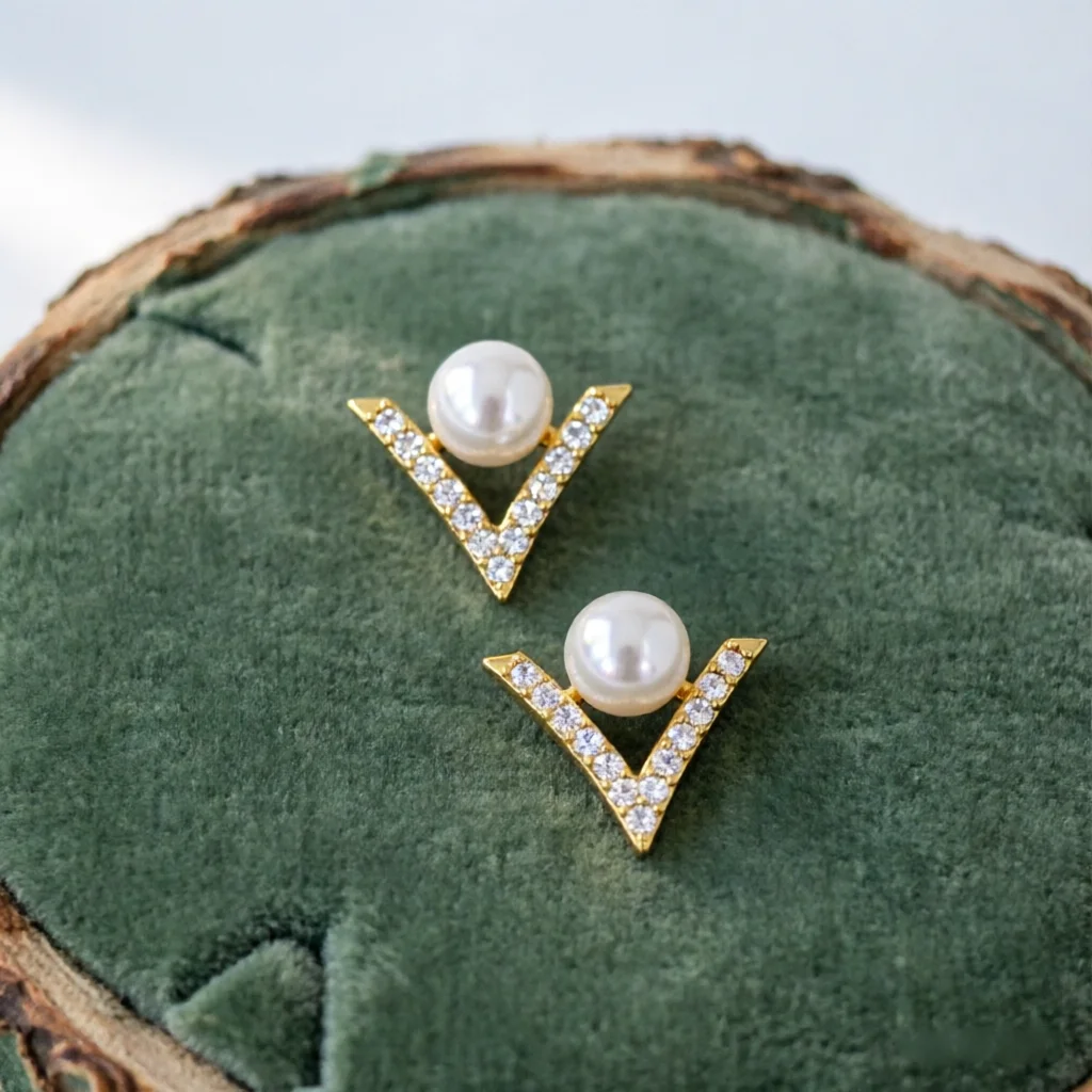 

JY ZuBo French Style V Shaped Natural Freshwater Pearl Earrings For Women Geometric CZ Studs Elegant Fine Jewelry Birthday Gift