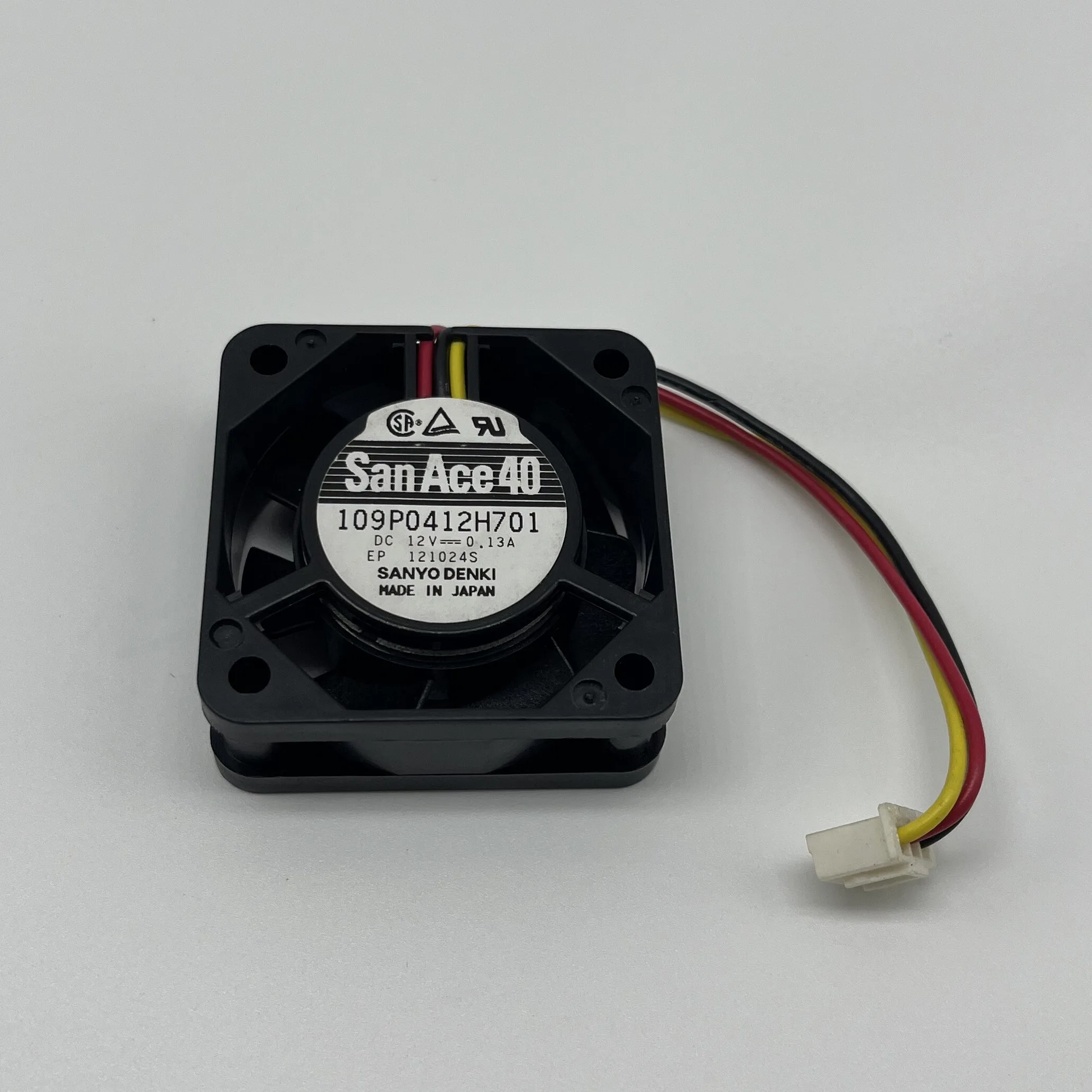 

SANYO DENKI 109P0412H701 DC 12 В 0,13 А 40x40x15 мм 3-проводной вентилятор охлаждения корпуса