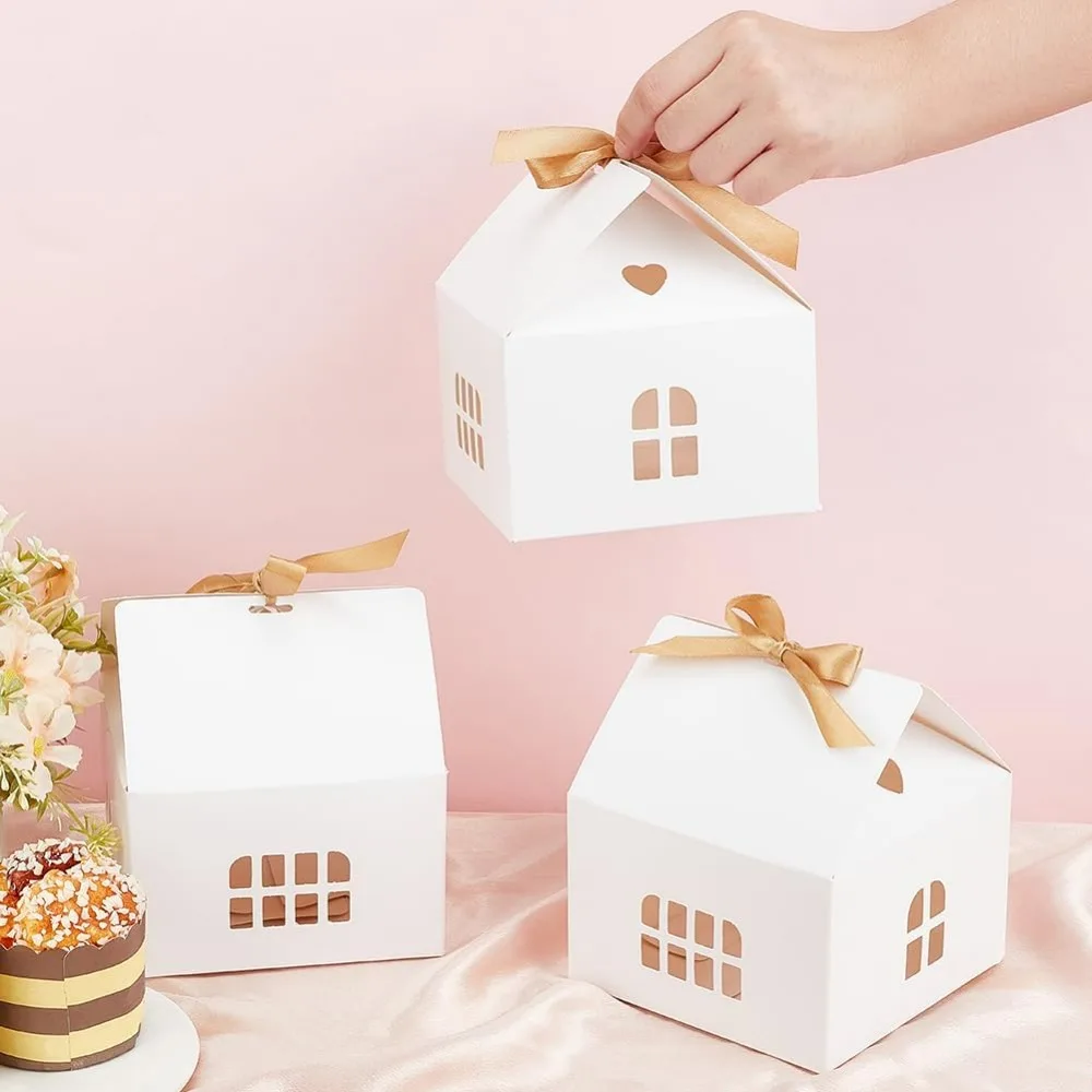 

Подарочные коробки в форме дома, 12 комплектов, белые картонные коробки, подарочная коробка с лентой и маленькими окнами для подарка на вечеринку, 4,9x4,9x5,3 дюйма