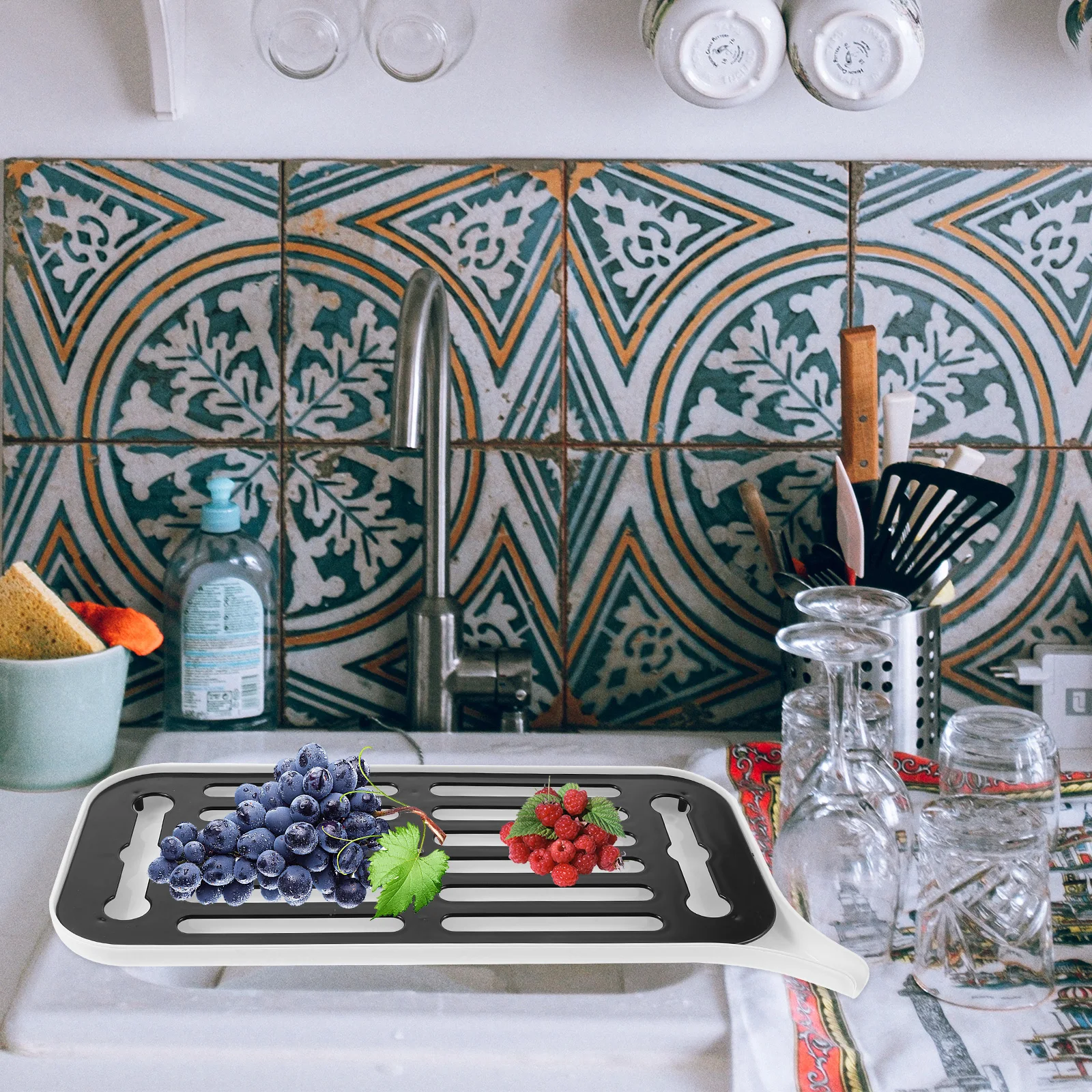 

Dish Drain Tray Kitchen Drainer Drying Rack Multi-Functional Diversion Nozzle for Cups Plates Sink Storage Dish Drain Tray