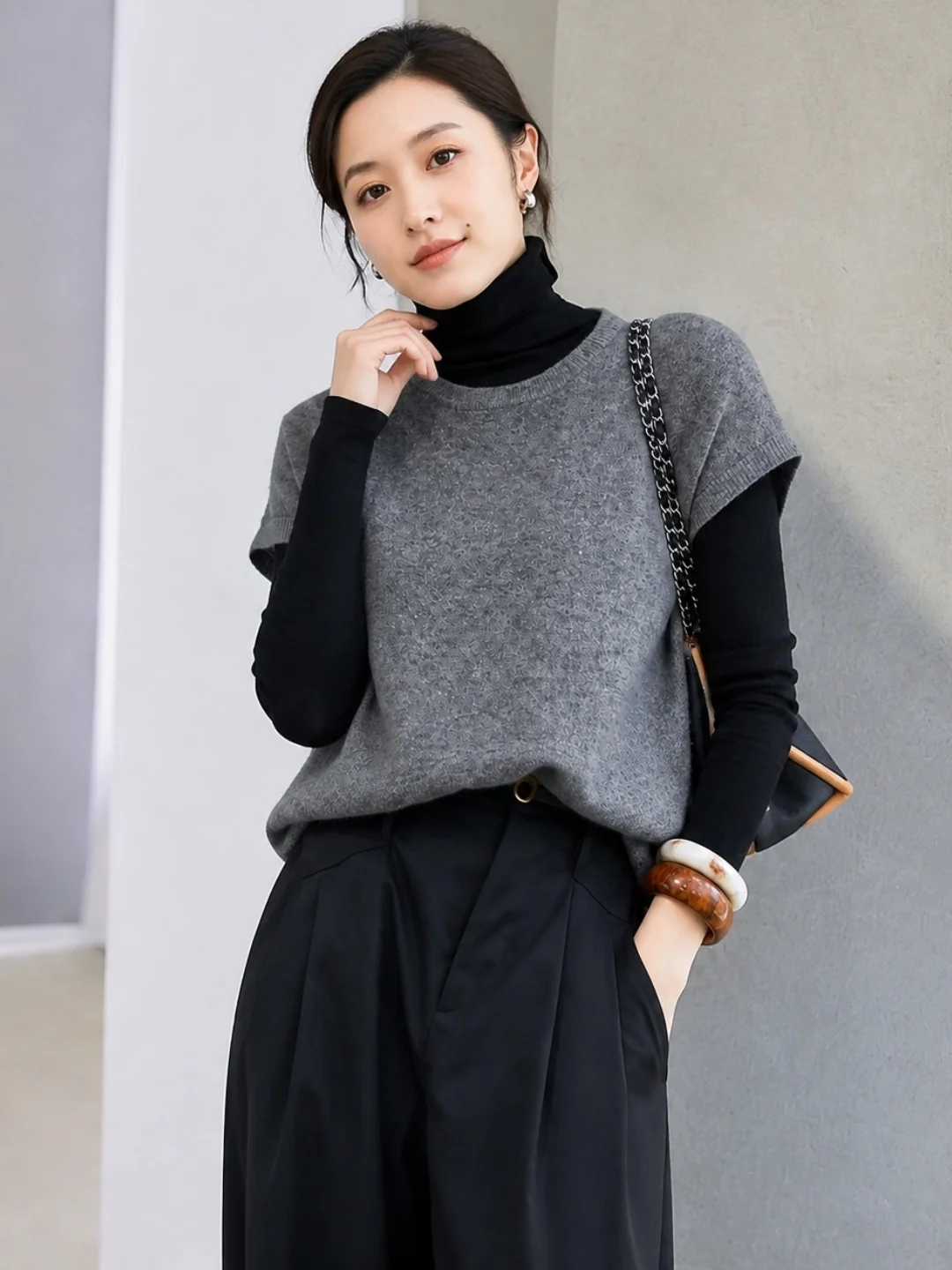 Chic Knitted Vest 2026 Autumn New Arrival Layering Commute Versatile Women's Fashion Outerwear Poetic Lin Brand