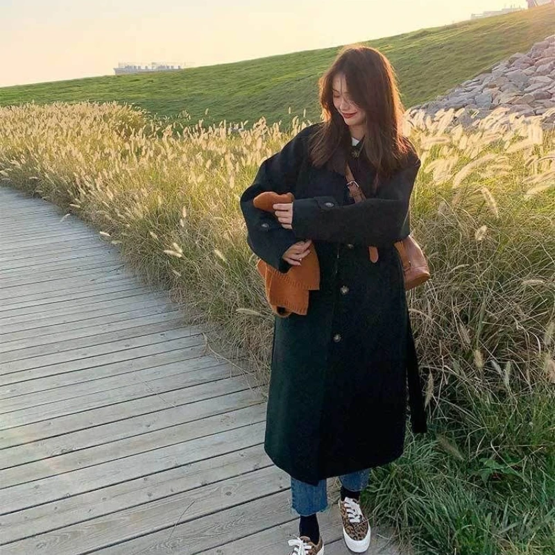 Damski płaszcz wełniany w stylu koreańskim, modny płaszcz Hepburn o luźnym kroju, gruby, kolekcja jesień-zima 2025.