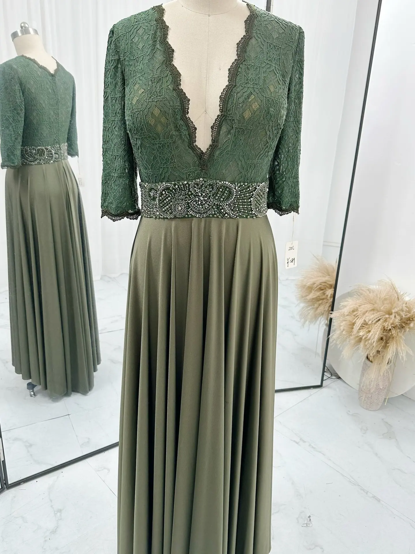 Army Green Elegant Dignified Lace Mid -Sleeve Deep V -Neck Evening Dress Skirt M1449