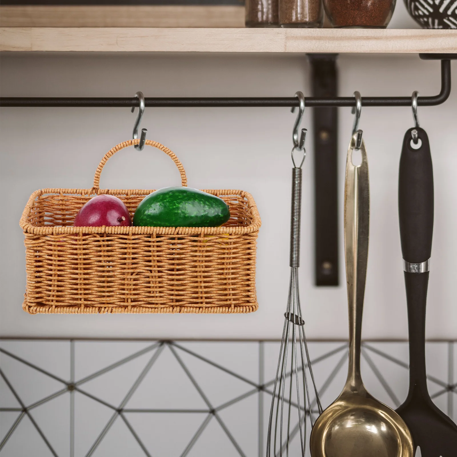 

Hanging Kitchen Door Rattan Fruit Garlic Ginger Hand Woven Wall Basket Wall Mounted Fruit Basket Baskets Vintage Portable
