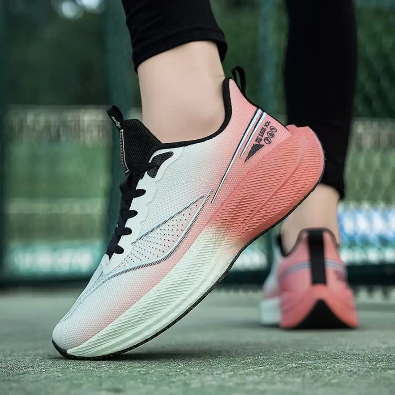 

2026 Горячая новинка: Профессиональные спортивные кроссовки с балансировкой, амортизацией и защитой от скольжения для бега и тренировок, практичные и мягкие