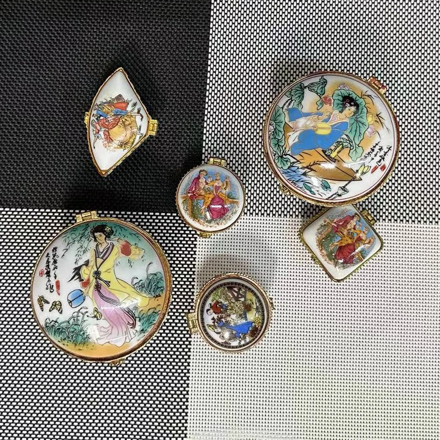 

Vintage European style ceramic jewelry box, cosmetics box, desktop necklace, earring, earring, ring storage box