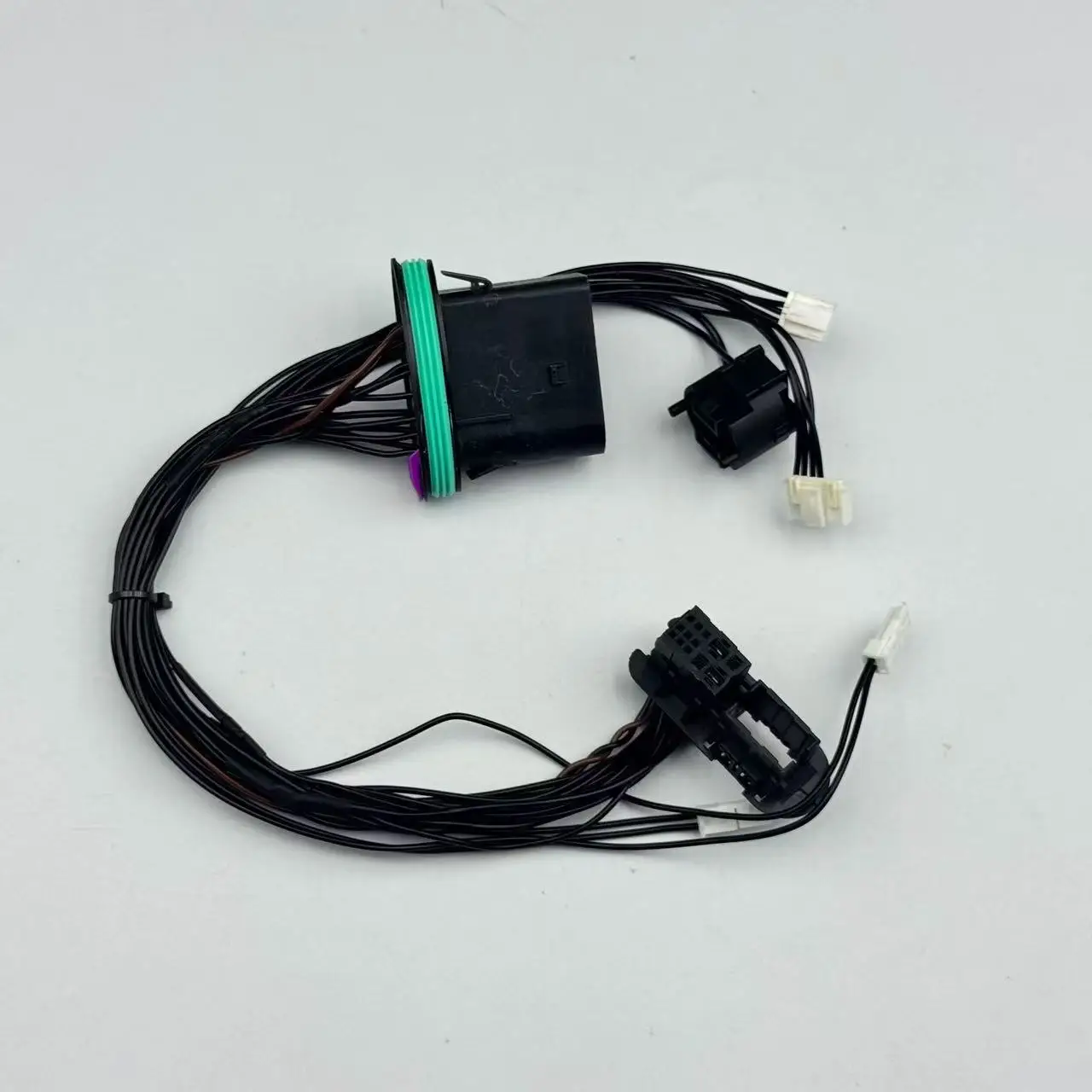 Suitable for 10-13 Mercedes Benz E-Class W212 headlights and internal wiring harness plugs, solving circuit aging problems