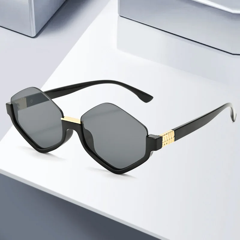 

2025 New Square Sunglasses - Small Frame Design, UV400 Protection, Trendy Unisex Style, Lightweight & Chic for Street Fashion