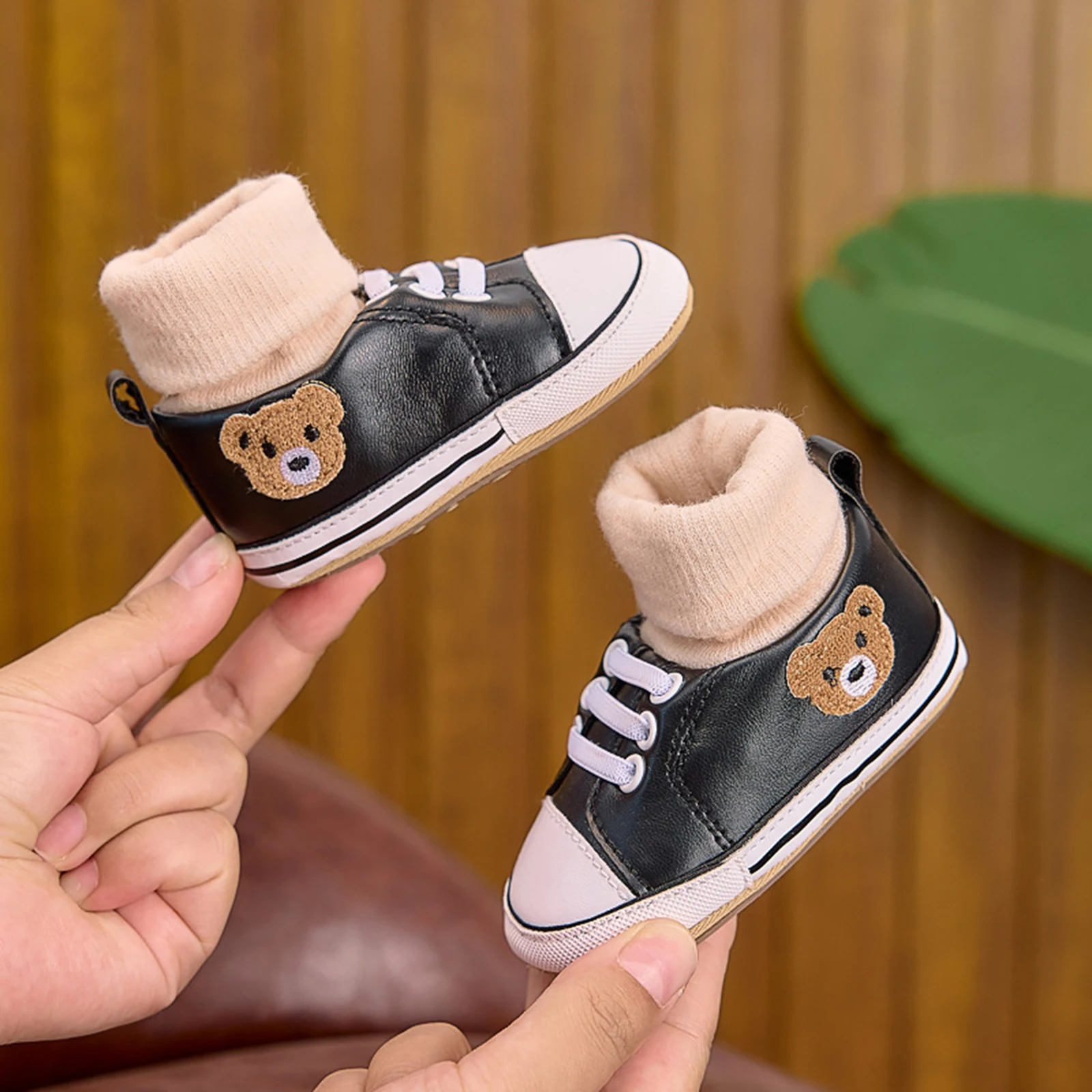 

Suefunskry Baby First Walking Shoes Милый мультяшный медведь Нескользящая мягкая подошва Высокие носки Обувь Повседневные кроссовки на весну и осень