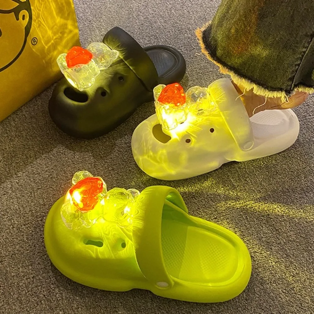 

Cartoon Luminous Slippers Women 3D Crystal Love Bear Lighted Thick Soled Slippers PVC Thick Love Heart Bear Slippers Homewear