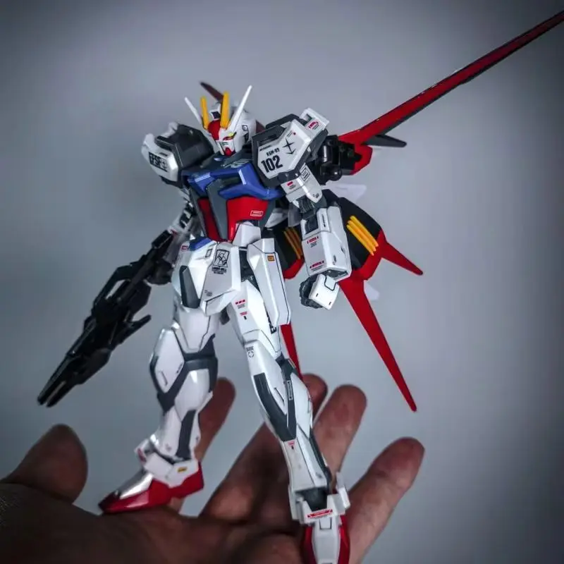 Strike Dog Fighter GAT-X105 Modellbausatz im Maßstab 1:144, Actionfigur zum Zusammenbauen, Desktop-Dekoration, Spielzeug, Sammlerstück, Geschenk für Kinder