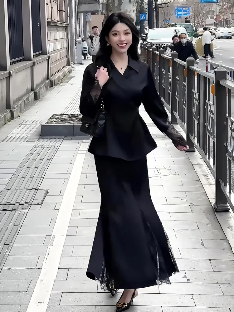 

Шикарный комплект из кружевного топа и юбки в холодных тонах, шелковый костюм из двух предметов для женщин 20-30 лет, мода ранней осени.