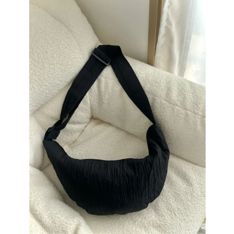 

Korean Casual Crossbody 2025 New Black Chest Bag Student Commuting Canvas Hobos Bags