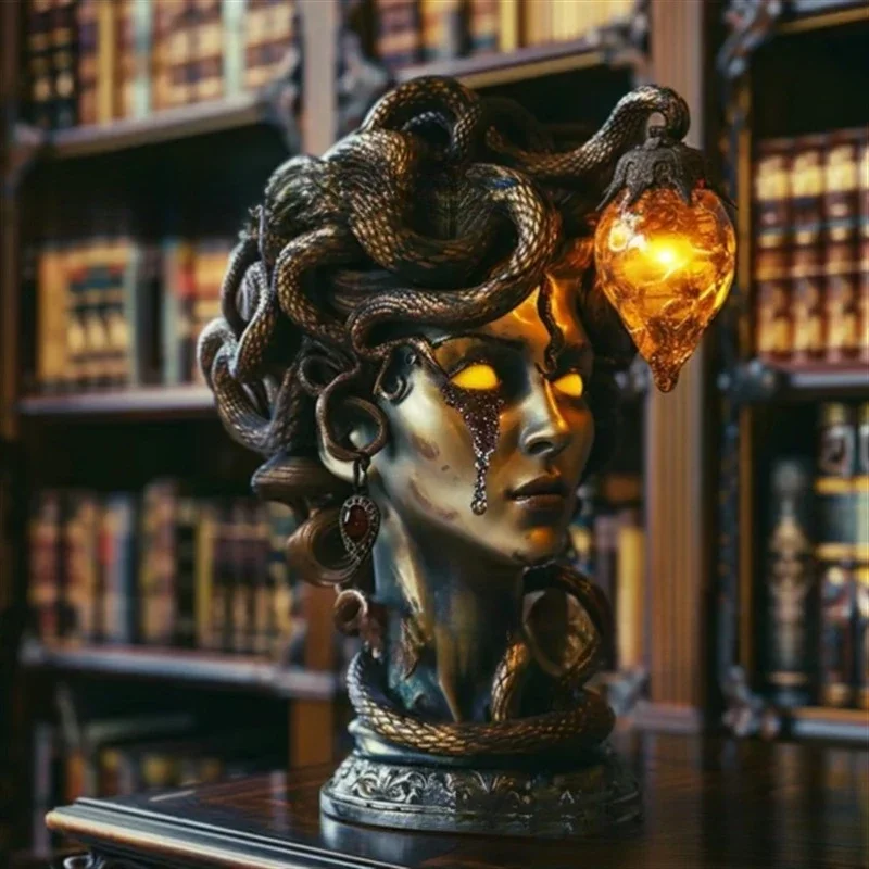 Gothic Medusa Table Lamp Resin Mythical Monster Statue USB Powered Halloween Home Bedroom Desk Decor