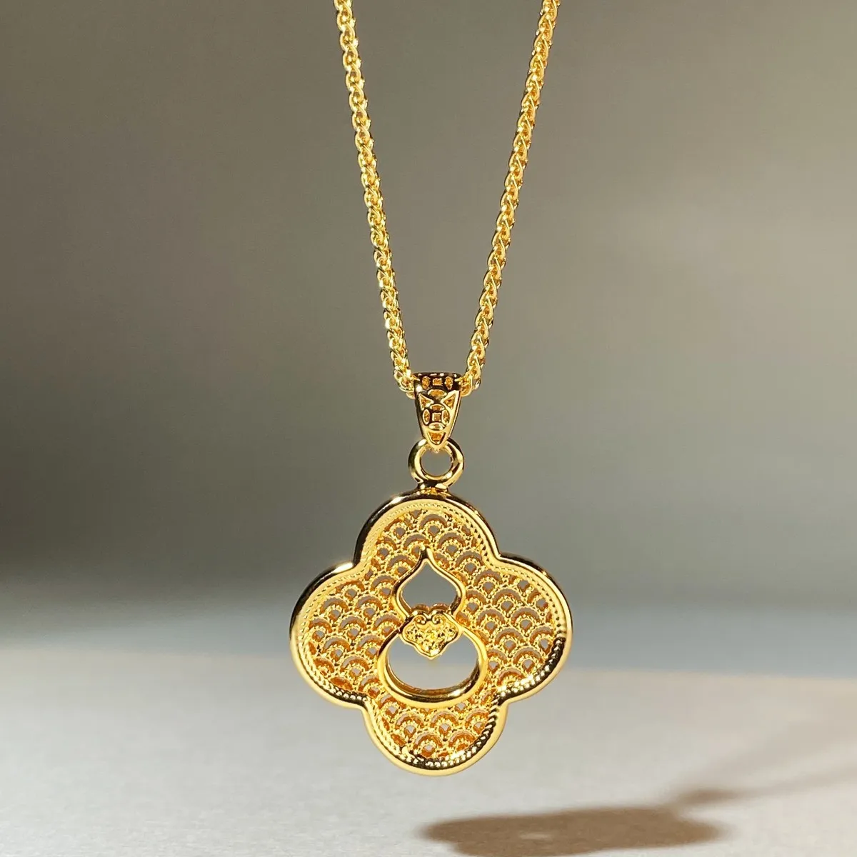 

luxury real gold jewelry 24k certifid pendant necklace female auspicious cloud auspicious gourd au9999 pure gold necklace
