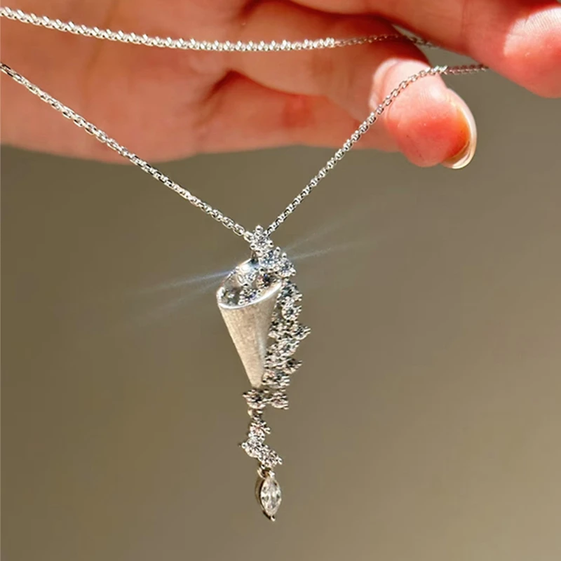 Anziw Sparkling Exquisite Hourglass Design Tassel Pendant Necklace With Moissanite Diamond Chain Necklace For Women Jewelry Gift