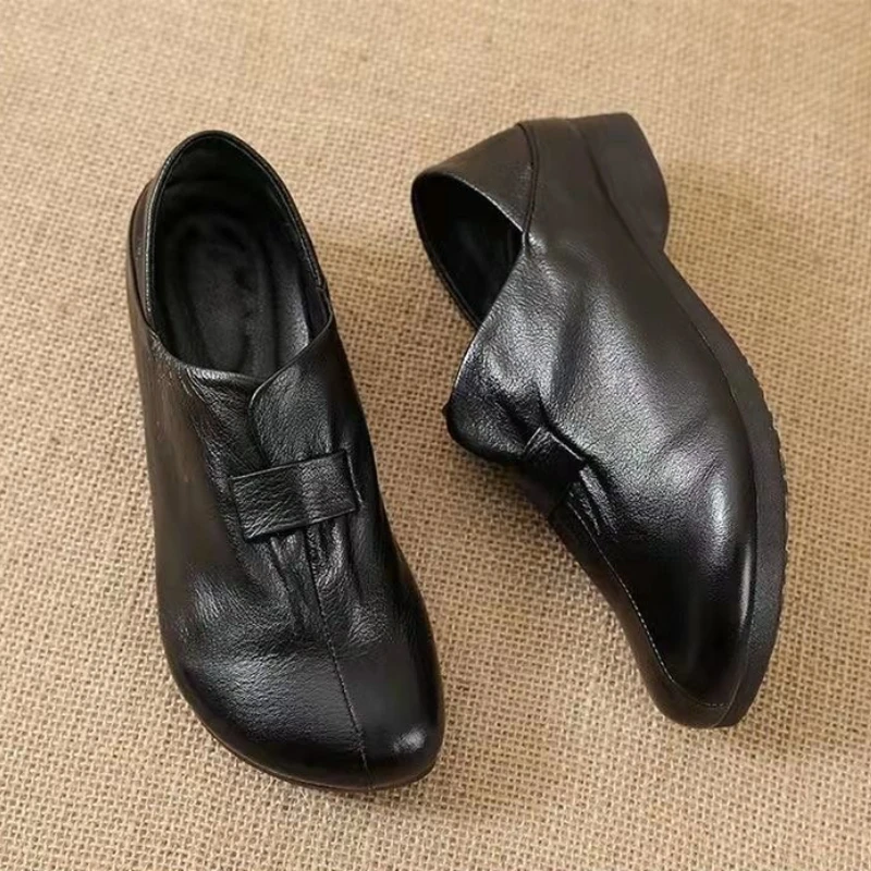Hot Sale Women's Shoes Soft Leather Women Flats Lightweight Non Slip Moms Loafers Comfortable Slip on Women Casual Shoes Shallow