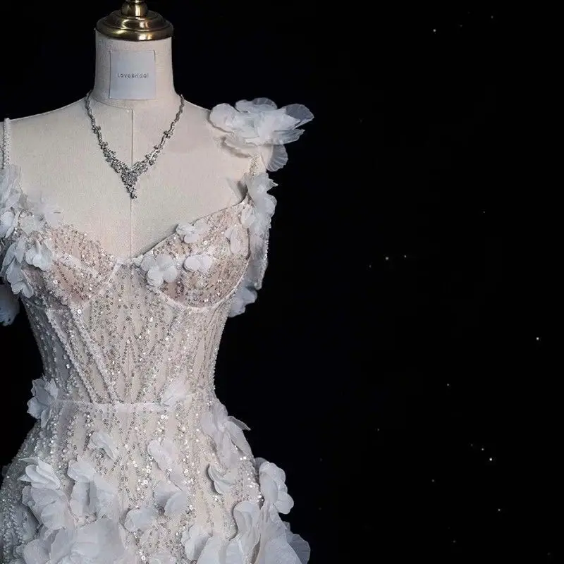Weiße Abendkleider für Damen, High-End-Luxus-Nischen-Hochzeitskleid für Erwachsene, Toasten, schweres Handwerk, Party, elegantes Kleid, Brautjungfernkleid