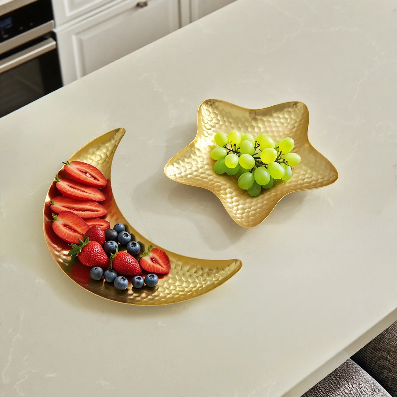 Vintage Moon & Star Iron Tray – Celestial Wrought Iron Platter for Snacks & Desserts, Luxury European Home Decor for Living Room