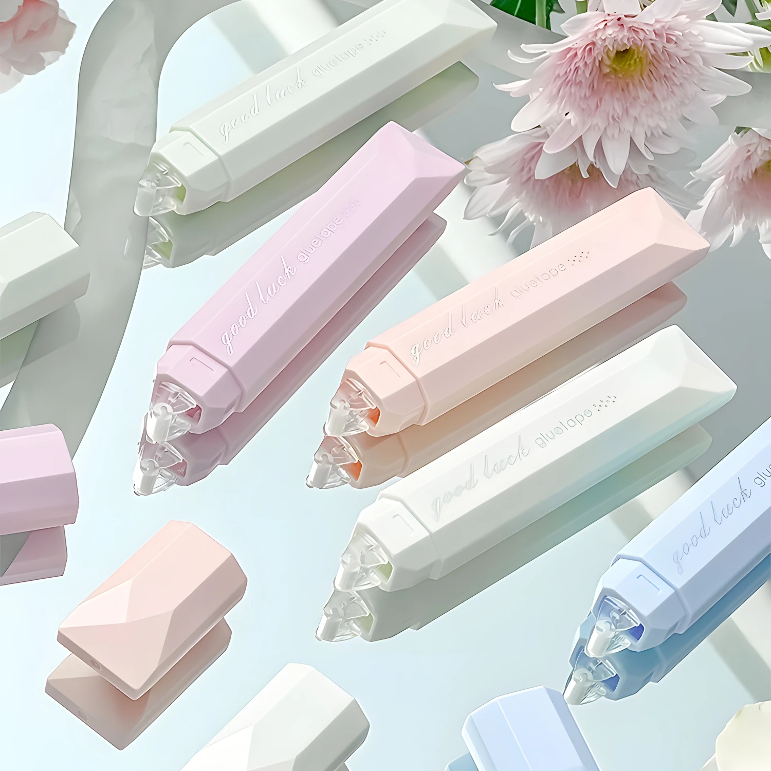 4 عبوات من أسطوانة الشريط مزدوجة الجوانب، عداء لاصق مقاس 6 مم × 196 بوصة لسجل القصاصات ومستلزمات الحرف المكتبية والمدرسة #5