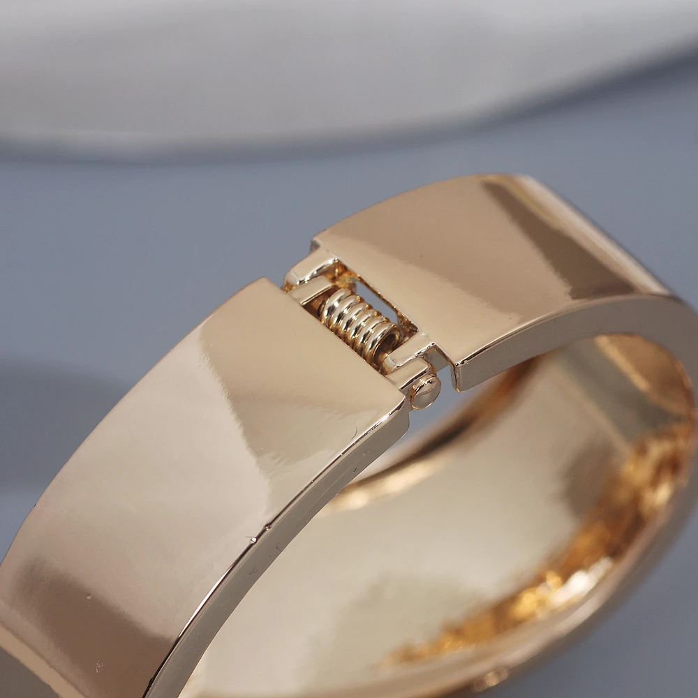 2024 Trendy Simple Wide Cuff Bracelet & Bangle For Women Minimalist Alloy Chunky Big Bracelets Fashion Party Jewelry Accessories