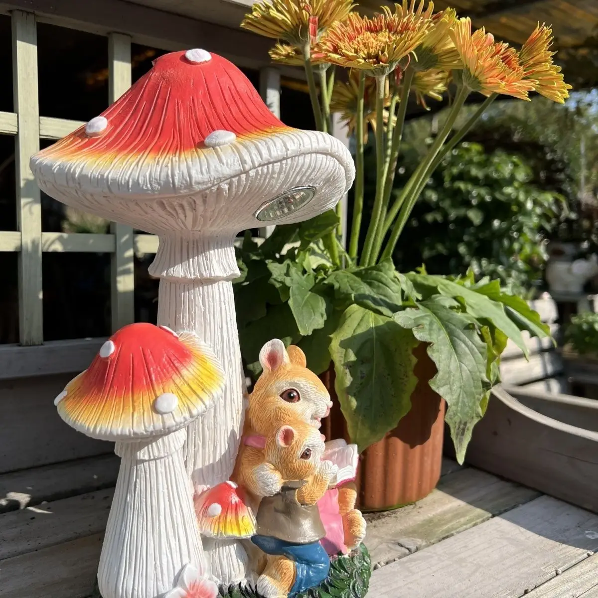 Outdoor Resin Mushroom Statue for Garden, Realistic Fungi Ornament for Villa, Decorative Sculpture for Courtyard Patio
