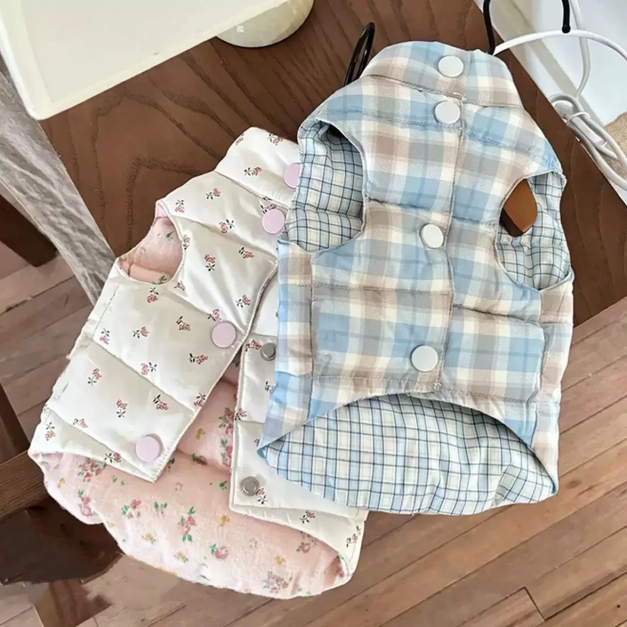 

Autumn and Winter Pet Thick Floral Vest Keep Warm Cat Winter Checkered Coat Puppy Clothes Dog Clothes for Small Dogs