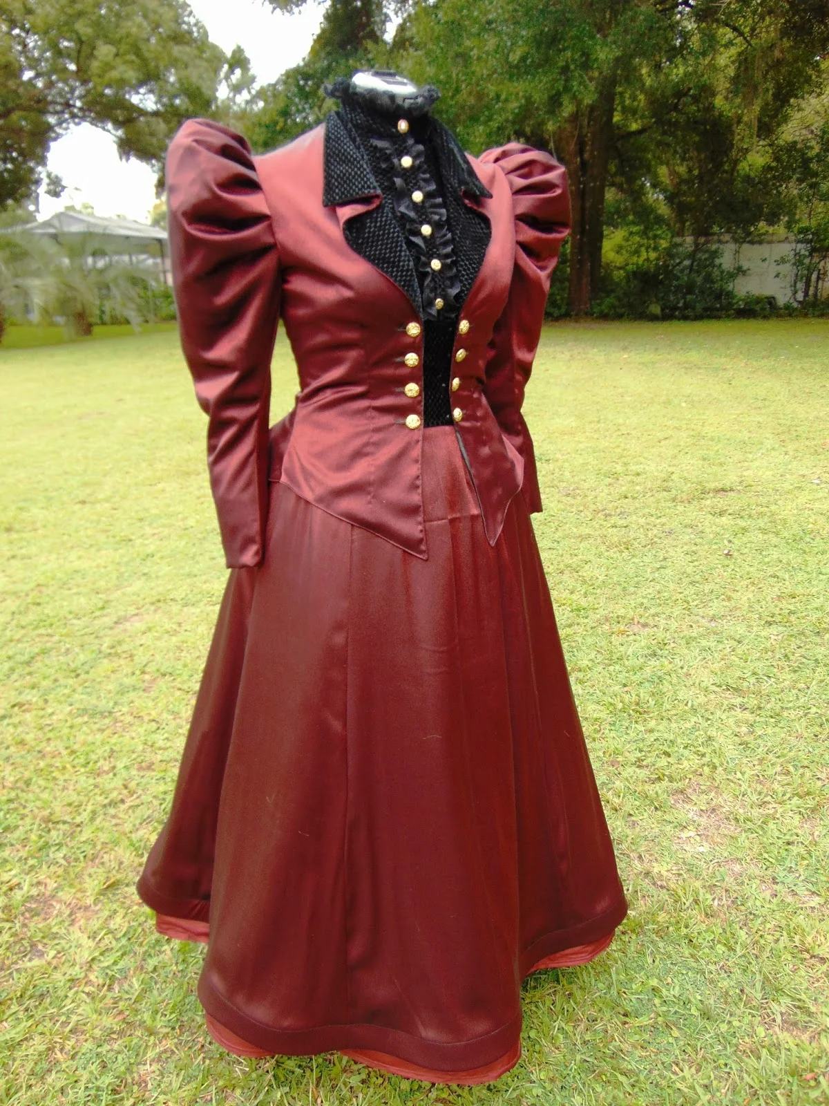 1890s القوطية صخب فستان ملابس ركوب الخيل الفيكتوري الدوقة الإدواردية فستان السفر الاستعماري الحرب الأهلية الشاي حفلة الكرة ثوب