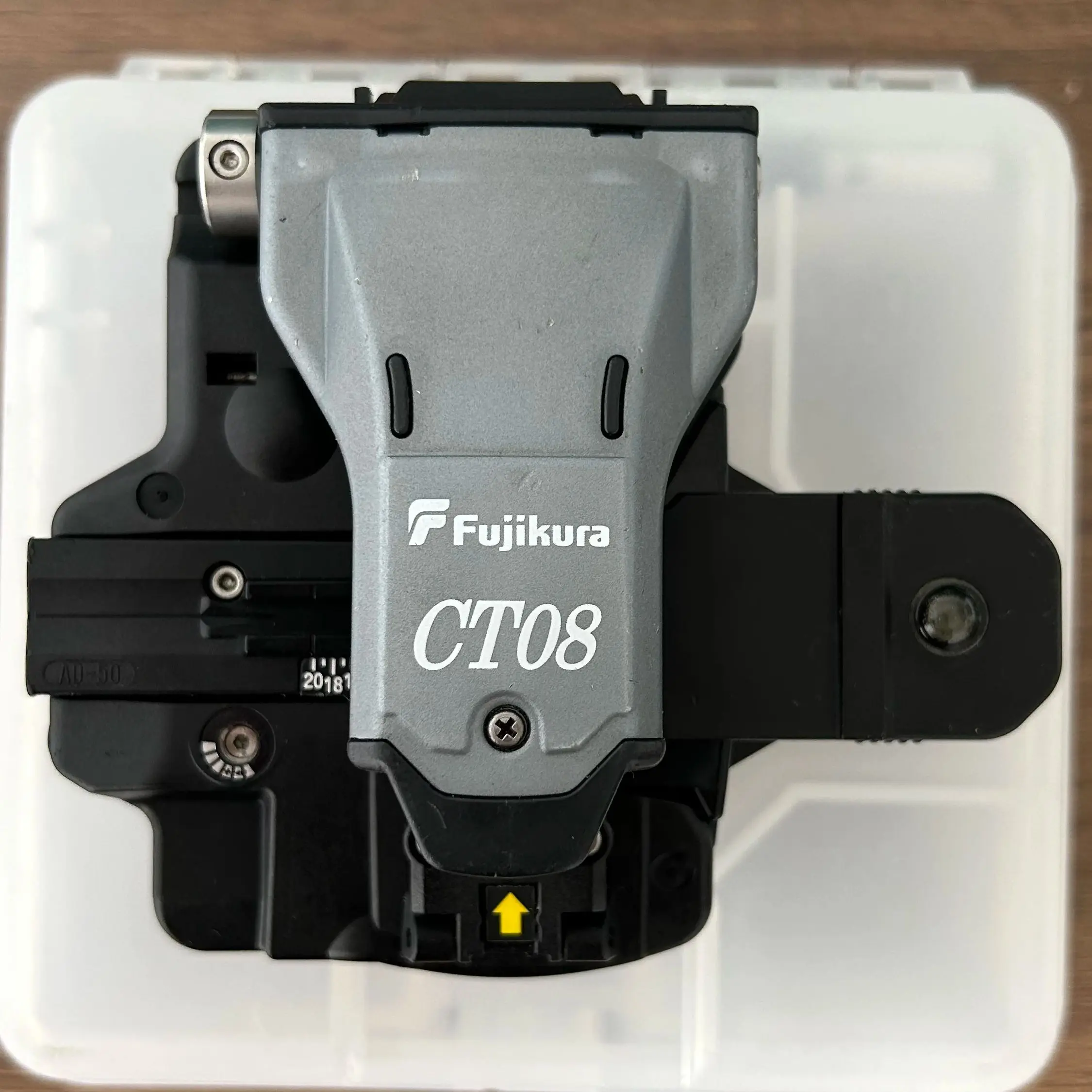 

Оригинальный восстановленный прецизионный оптический скалыватель волокон CT08 (CT-08), японский оптический резак для оптоволокна