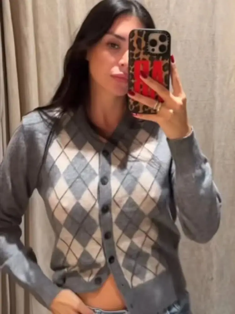 HH المرأة موضة بالأزرار الخامس طوق سترة مشغولة من الصوف المرأة الخريف شيك واحدة الصدر كم طويل Argyle مطاطا البنطال القصير