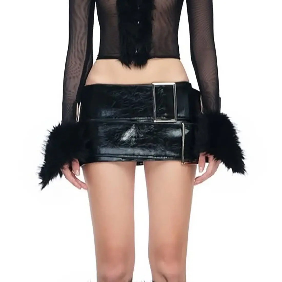 

Готическая панк-мода: женская юбка с металлическим ремнем-пряжкой