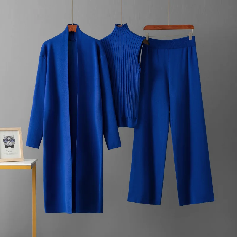 Einfarbiges Freizeit-Set für Damen: Schaljacke, Strickoberteil mit V-Ausschnitt und Hose mit weitem Bein, dreiteiliges Set