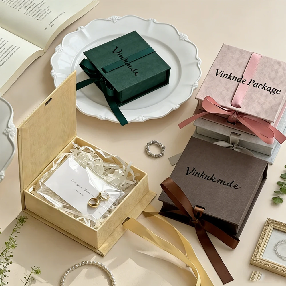 

Personalized Logo 10.8x10x3.5cm Jewelry Paper Box With Ribbon Earrings Studs Pendant Necklace Keychain Brooch Jewellery Storage