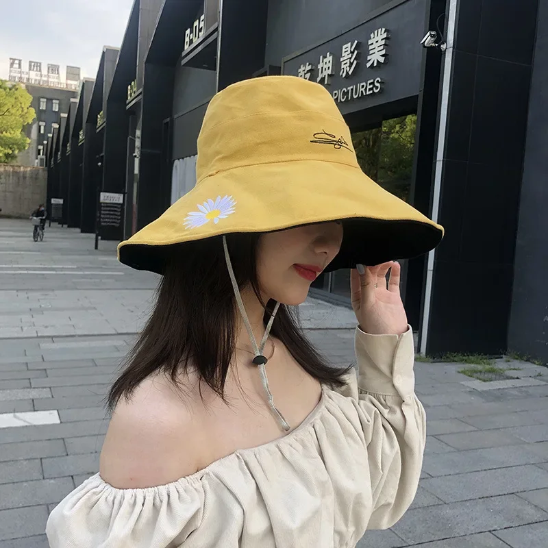 

Small Daisies, Big Eaves, Fisherman, Double-sided Fashion Hat in Spring and Autumn