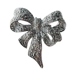 Vintage Black Alloy Metal Rhinestone Pearl Flower Bow Brooch Pin For Women Men Clothing Suit Accessory Office Party Jewelry Gift
