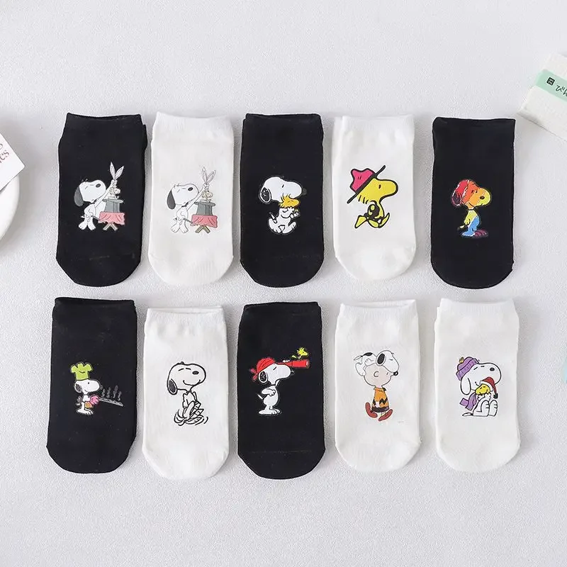 Snoopy new fun cartoon cute men and women creative fashion casual personality high-value breathable printed shallow boat socks