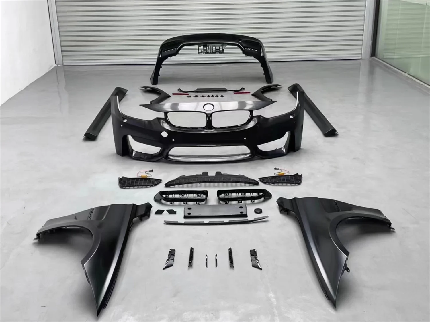 

Car Body kit front and rear bumper surrounded for BMW 3 series F30 F35 modified M3 Radiator Grille fender