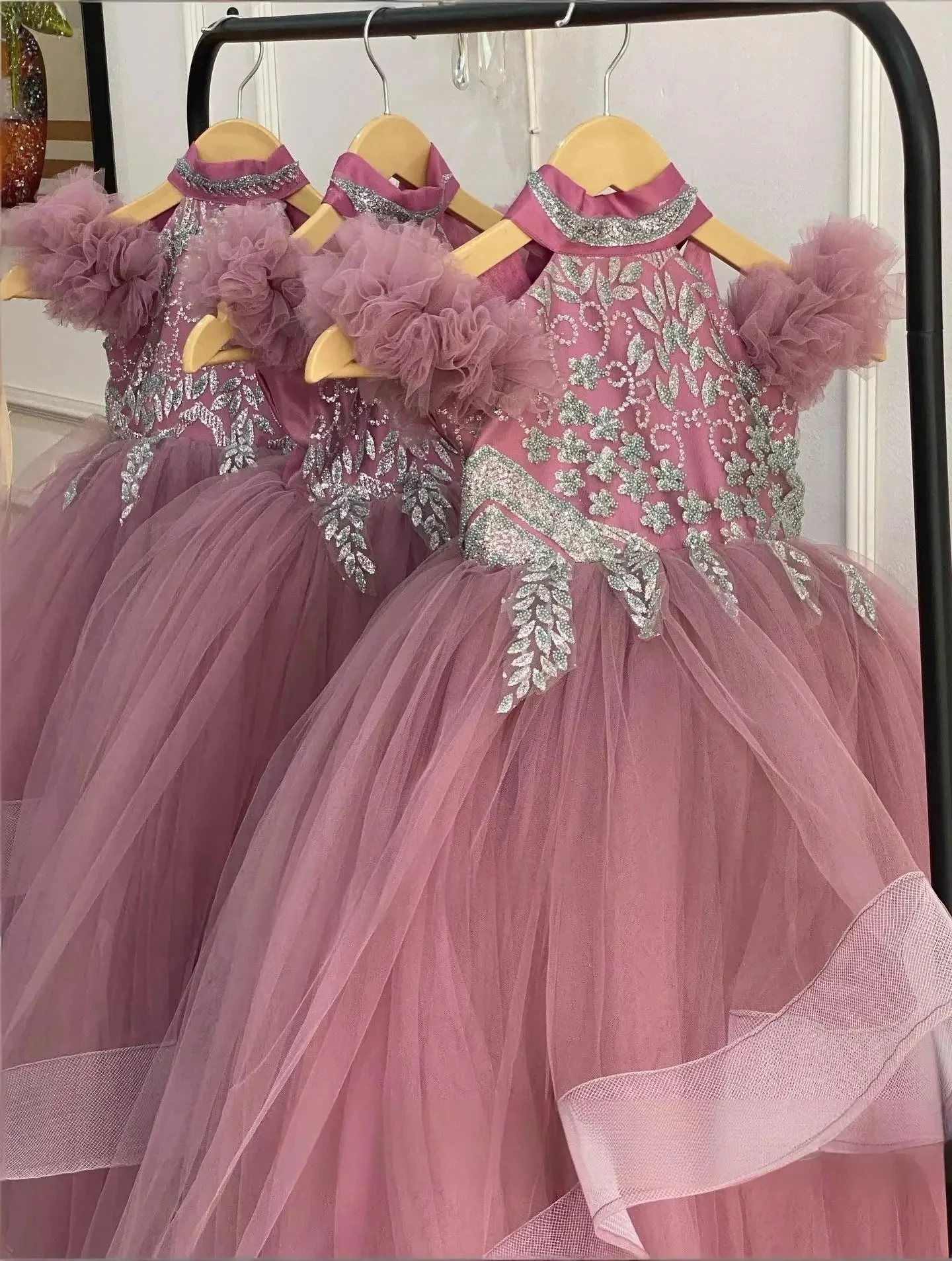 custom-flower-girl-dress-wedding-gown-birthday-party-pageant-dress-halter-neck-applique-puff-sleeve-tulle-ball-gown-for-baby-gir