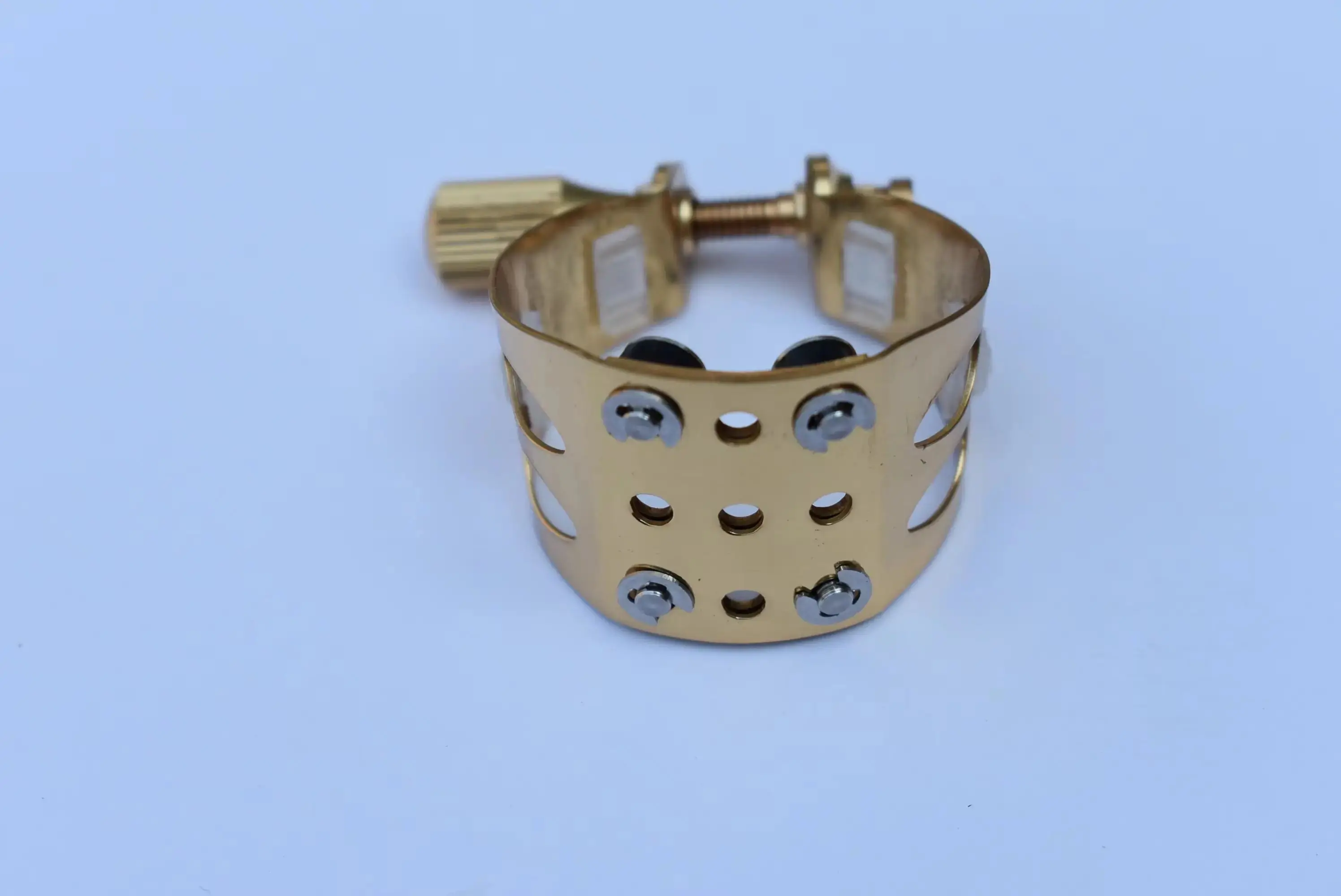 

1 шт., зажим для головы альт-саксофона, зажим для свистка, противоскользящий, красивый тон, новая модель 2025 года