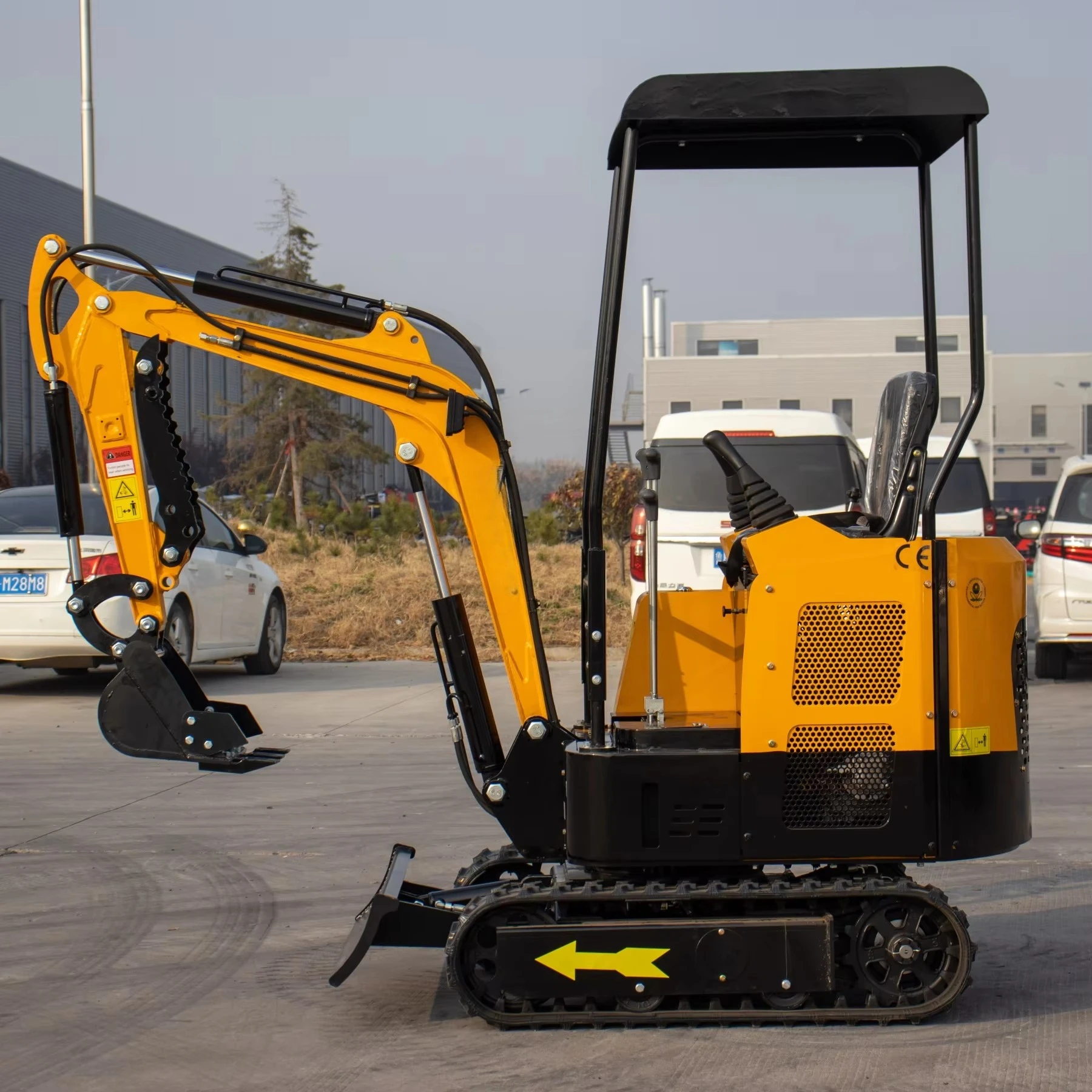 حفارة صغيرة 1.5 طن حفار صغير مجنزرة حفار صغير مع مرفق للبيع