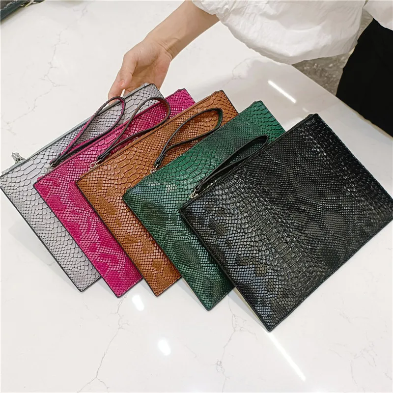 Luxury 3D Serpentine women Clutch Bags Brand Designer iPad Handbags Fashion pu Leather Party Envelope Bag for ladies Wrist walle