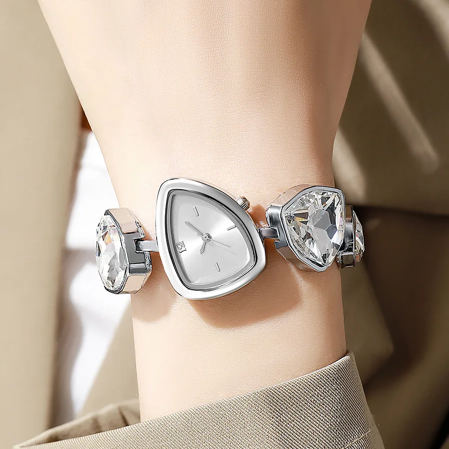 2026 Hot-selling New High-value Fashion Irregular Diamond-encrusted Watch Crystal Women's Watch